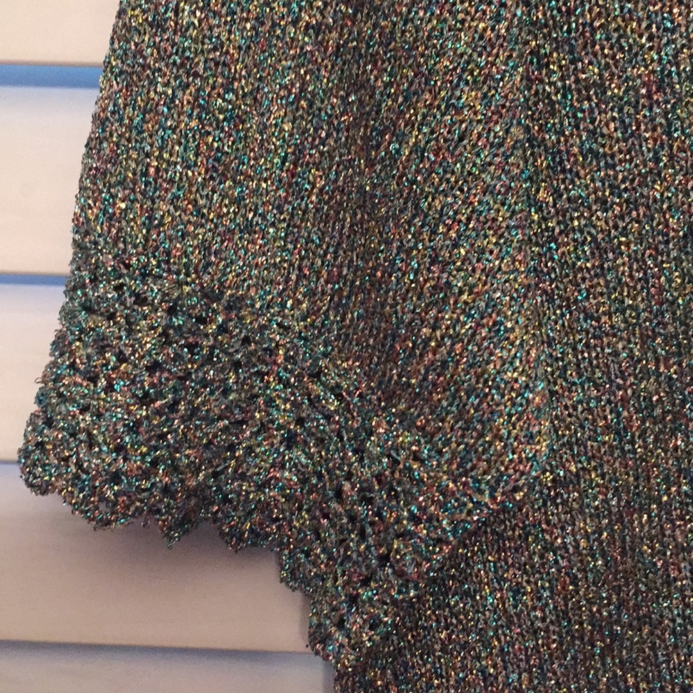 Top - Picture 4 of 7